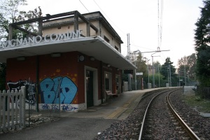 La stazione abbandonata di Savignano Comune (foto del 18 ottobre 2014)