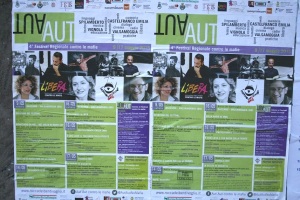 Manifesti di Aut Aut 4° Festival regionale contro le mafie (foto del 9 maggio 2015)