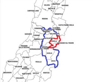 Il territorio della gestione associata a 6 comuni (in blu) e dell'eventuale gestione associata Vignola-Savignano (in rosso).